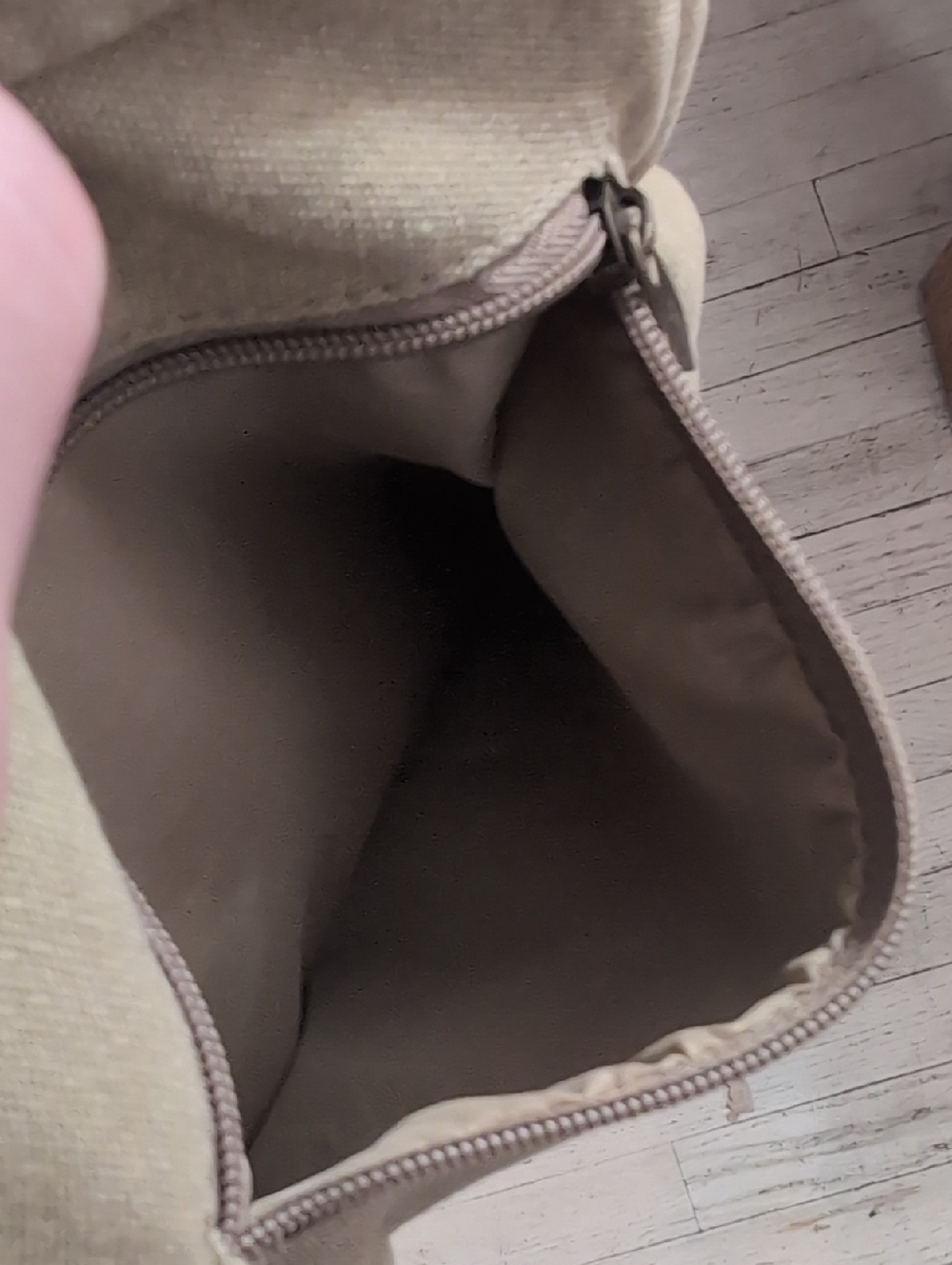 Robin Ruth Amsterdam Crossbody - Picture 6 of 9